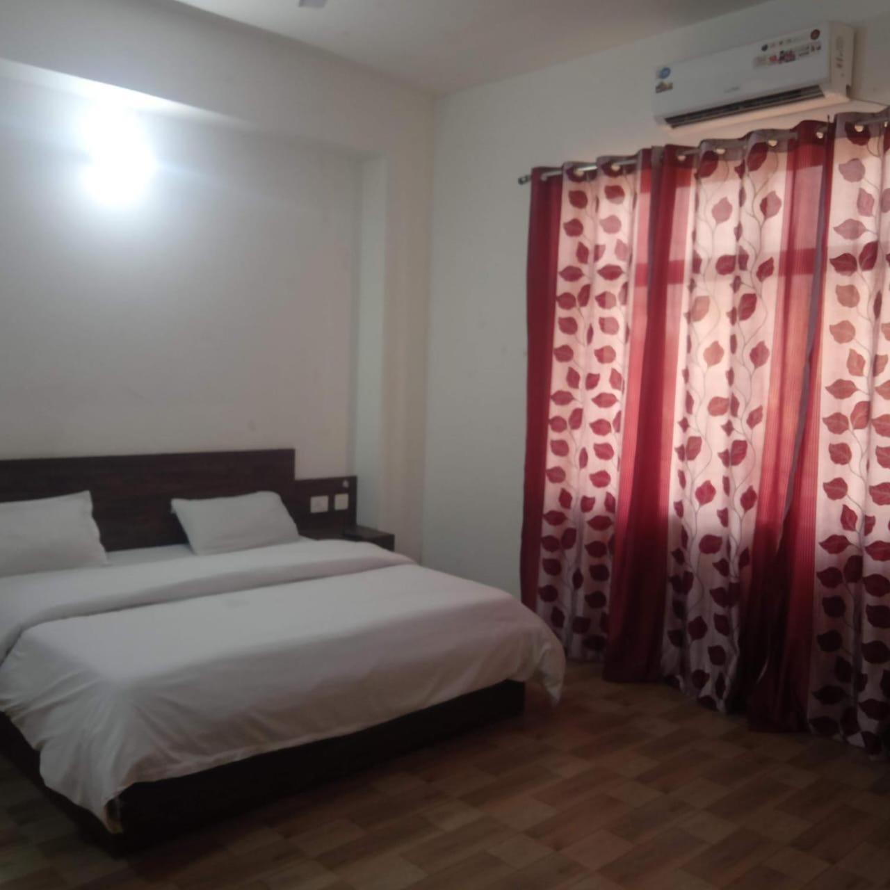 The Rejoice Hotel & Guesthouse Грейтър Нойда Екстериор снимка
