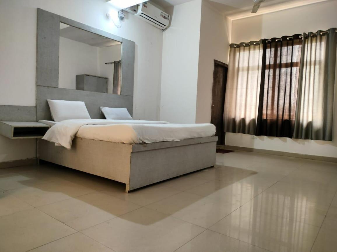 The Rejoice Hotel & Guesthouse Грейтър Нойда Екстериор снимка